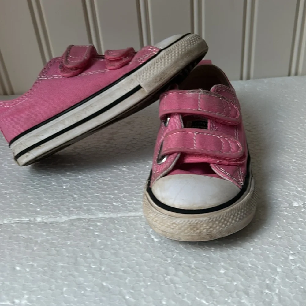 Converse All Star girls hook&Loop closure sneakers toddler kids size 7 pink